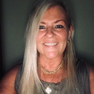 Meet your Posher, Renee